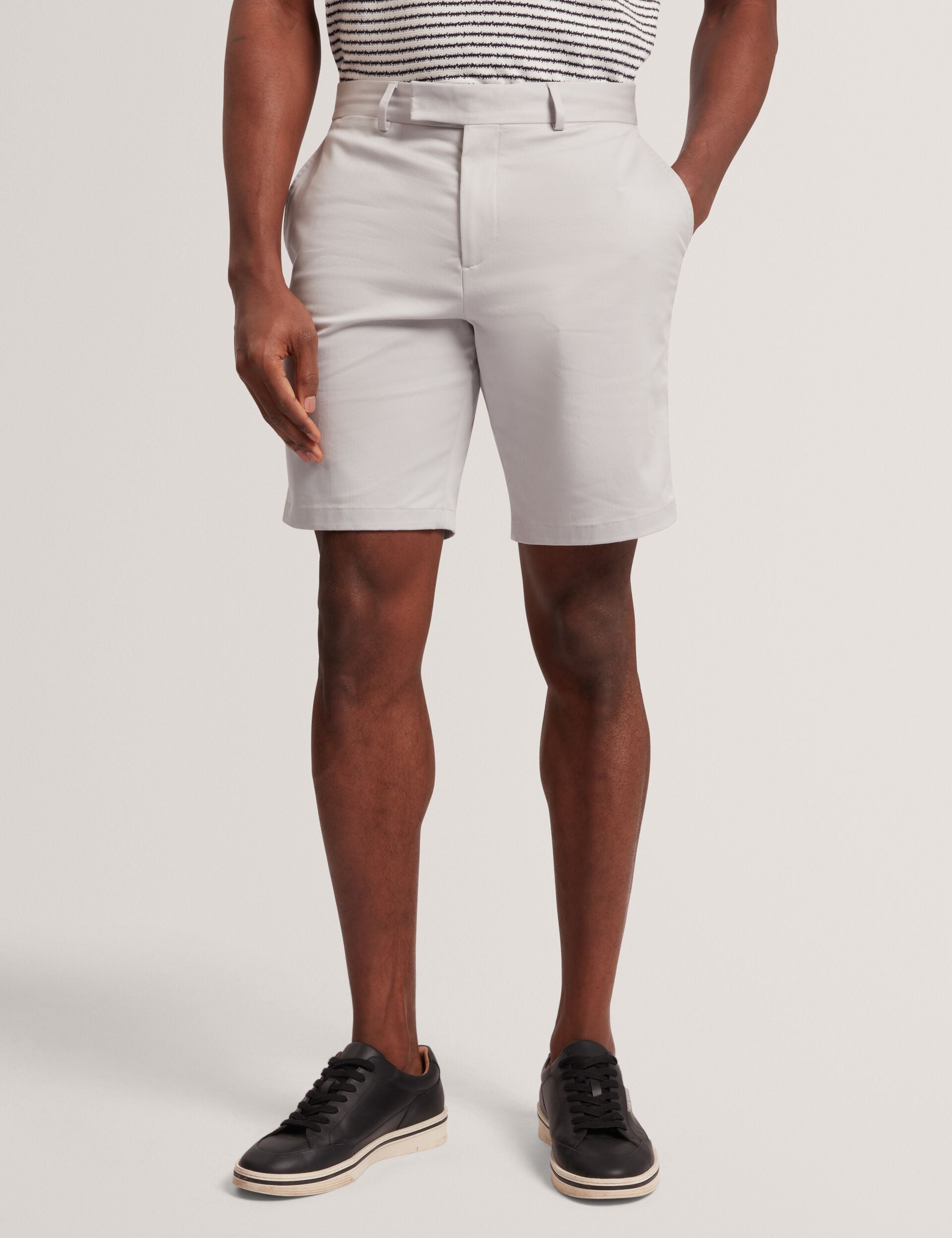 Ted Baker LOWETON - Slim Leg Stretch Cotton Chino Shorts LT-GREY