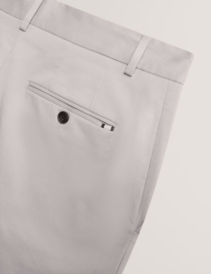 Ted Baker LOWETON - Slim Leg Stretch Cotton Chino Shorts LT-GREY