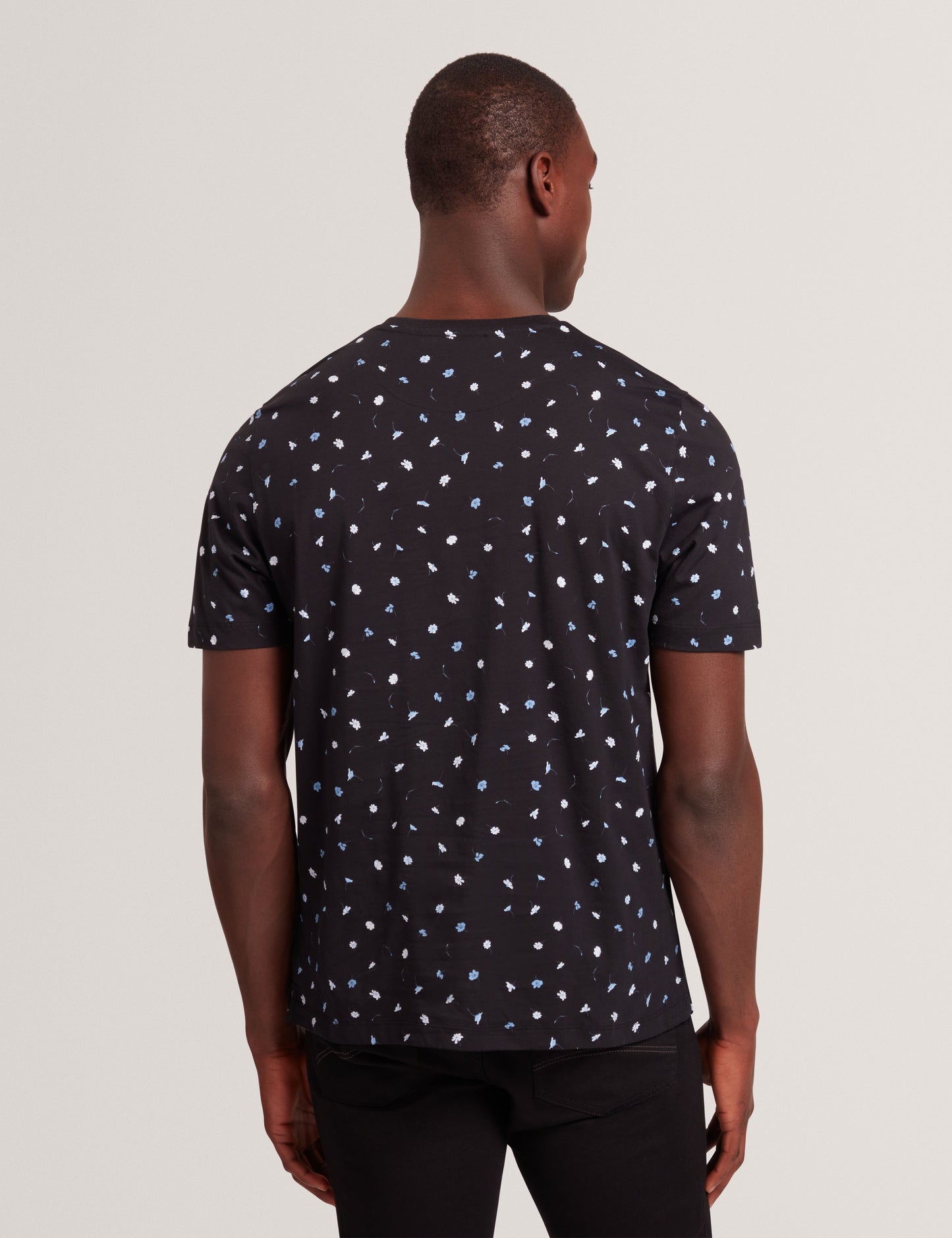Ted Baker BURTUN - Scattered Floral Print Crew Neck T-Shirt BLACK