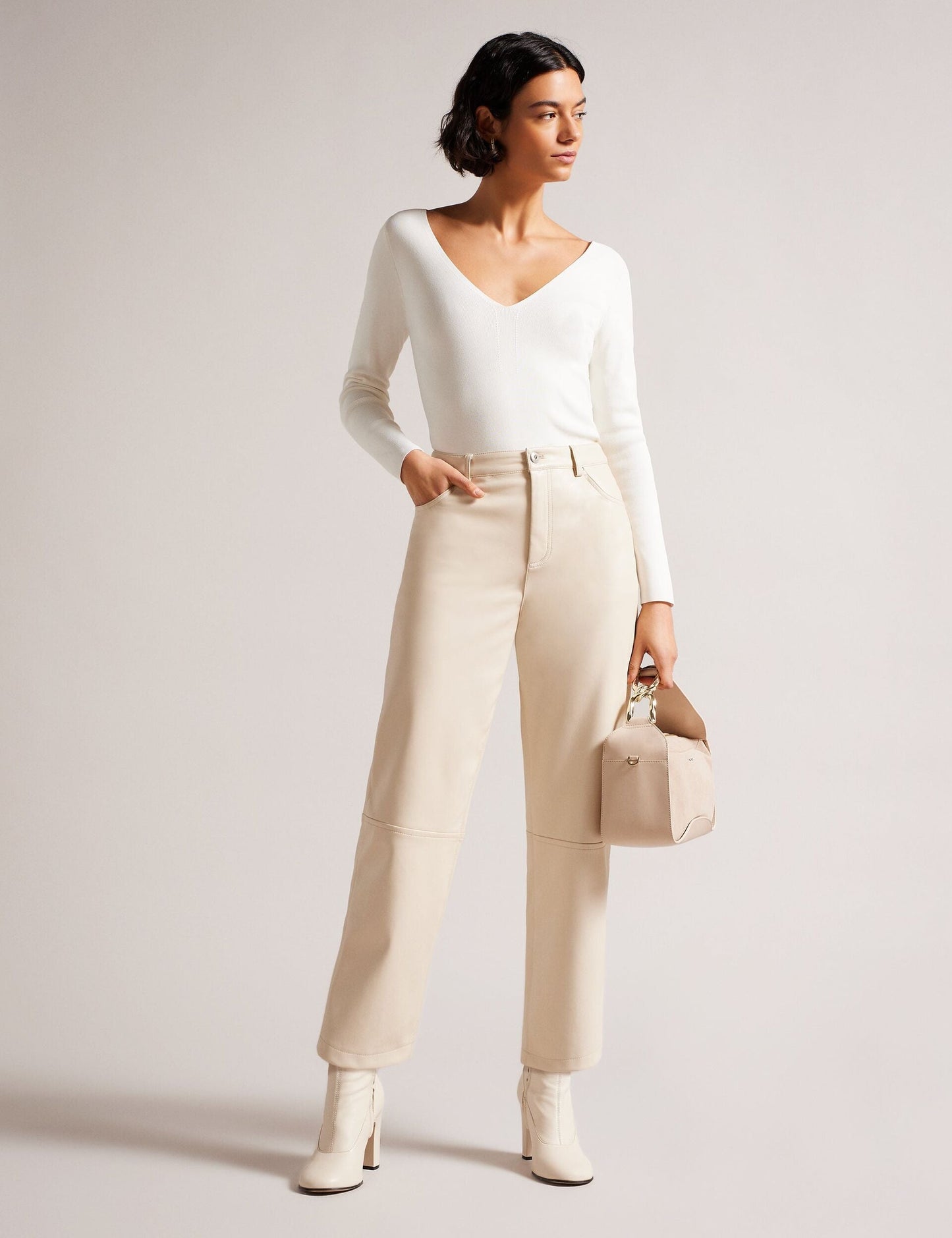 Ted Baker CILESTE - Fitted V-Neck Long Sleeve Knit Top IVORY