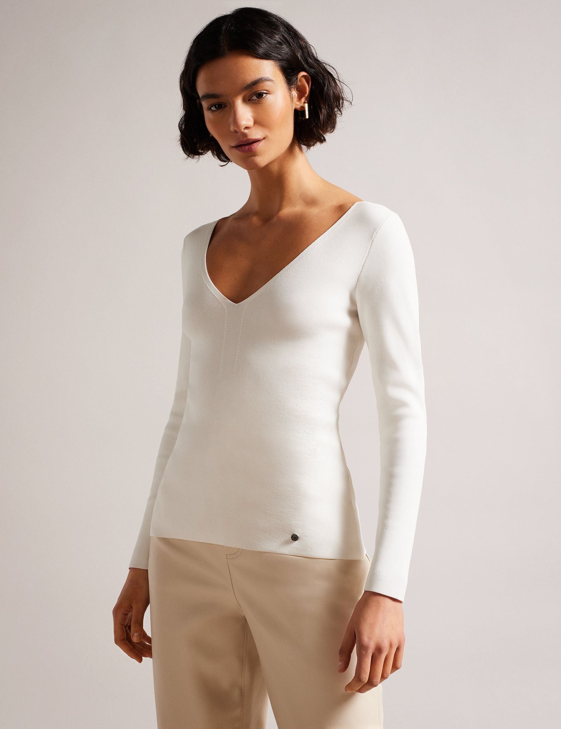 Ted Baker CILESTE - Fitted V-Neck Long Sleeve Knit Top IVORY