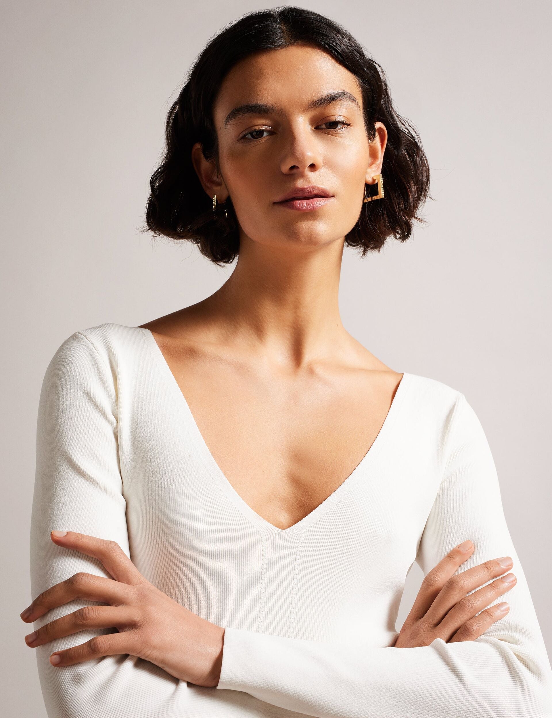 Ted Baker CILESTE - Fitted V-Neck Long Sleeve Knit Top IVORY