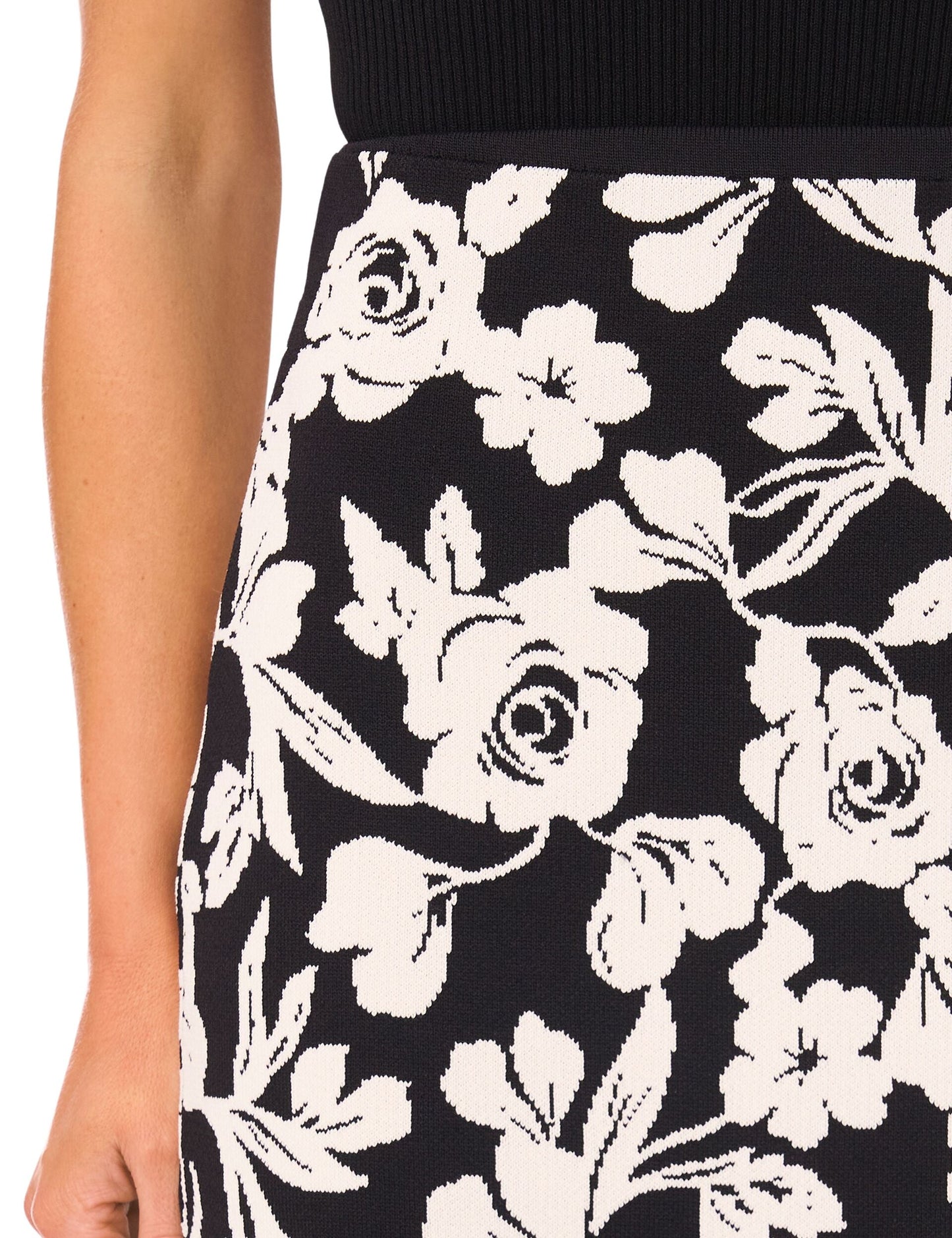 Ted Baker TONI - Midi Skirt With Rose Jacquard BLACK