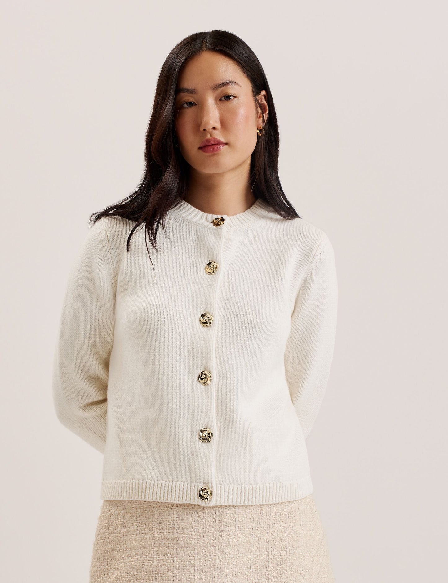 Ted Baker JAYCEY - Rose Button Knitted Crew Neck Cardigan IVORY