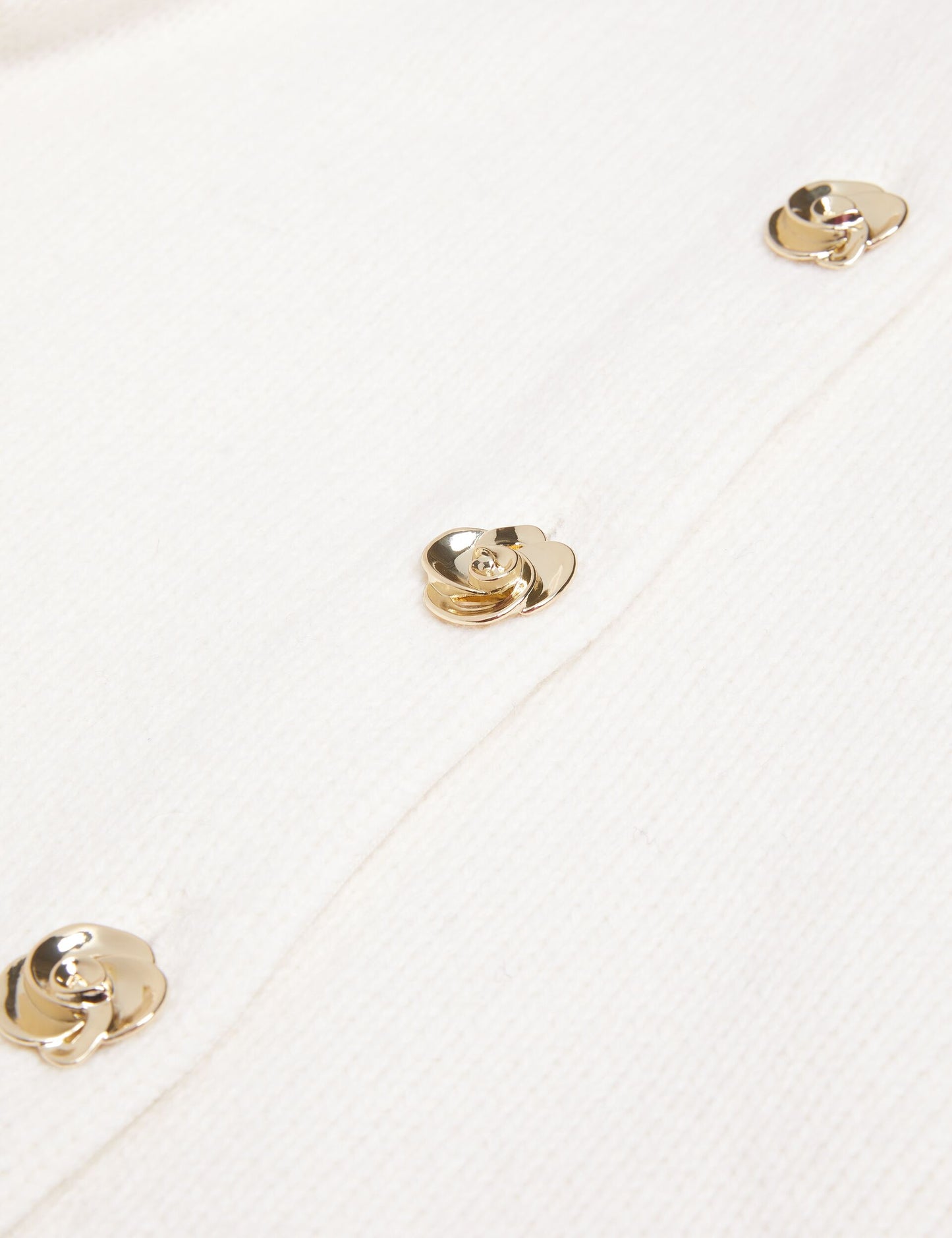 Ted Baker JAYCEY - Rose Button Knitted Crew Neck Cardigan IVORY