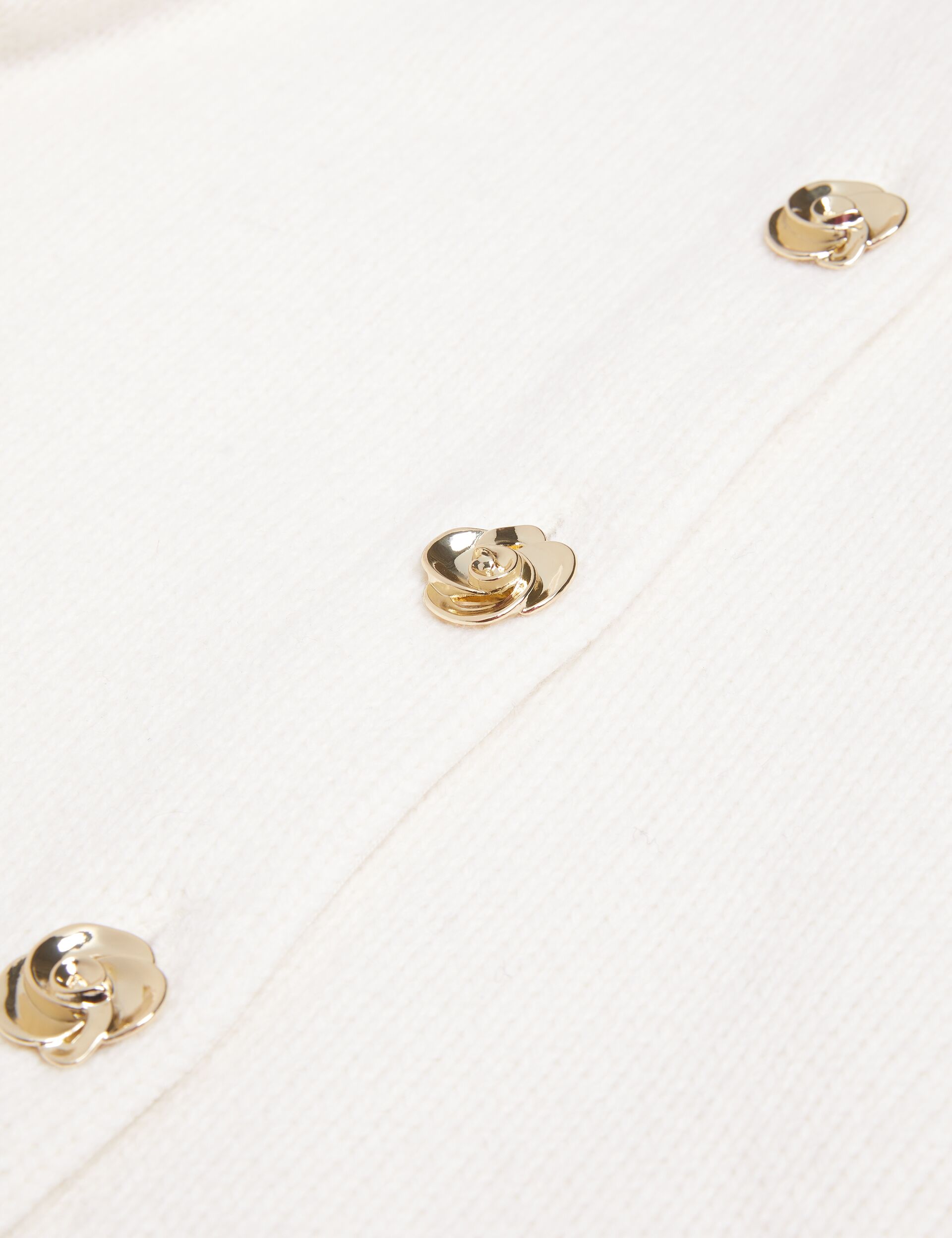 Ted Baker JAYCEY - Rose Button Knitted Crew Neck Cardigan IVORY