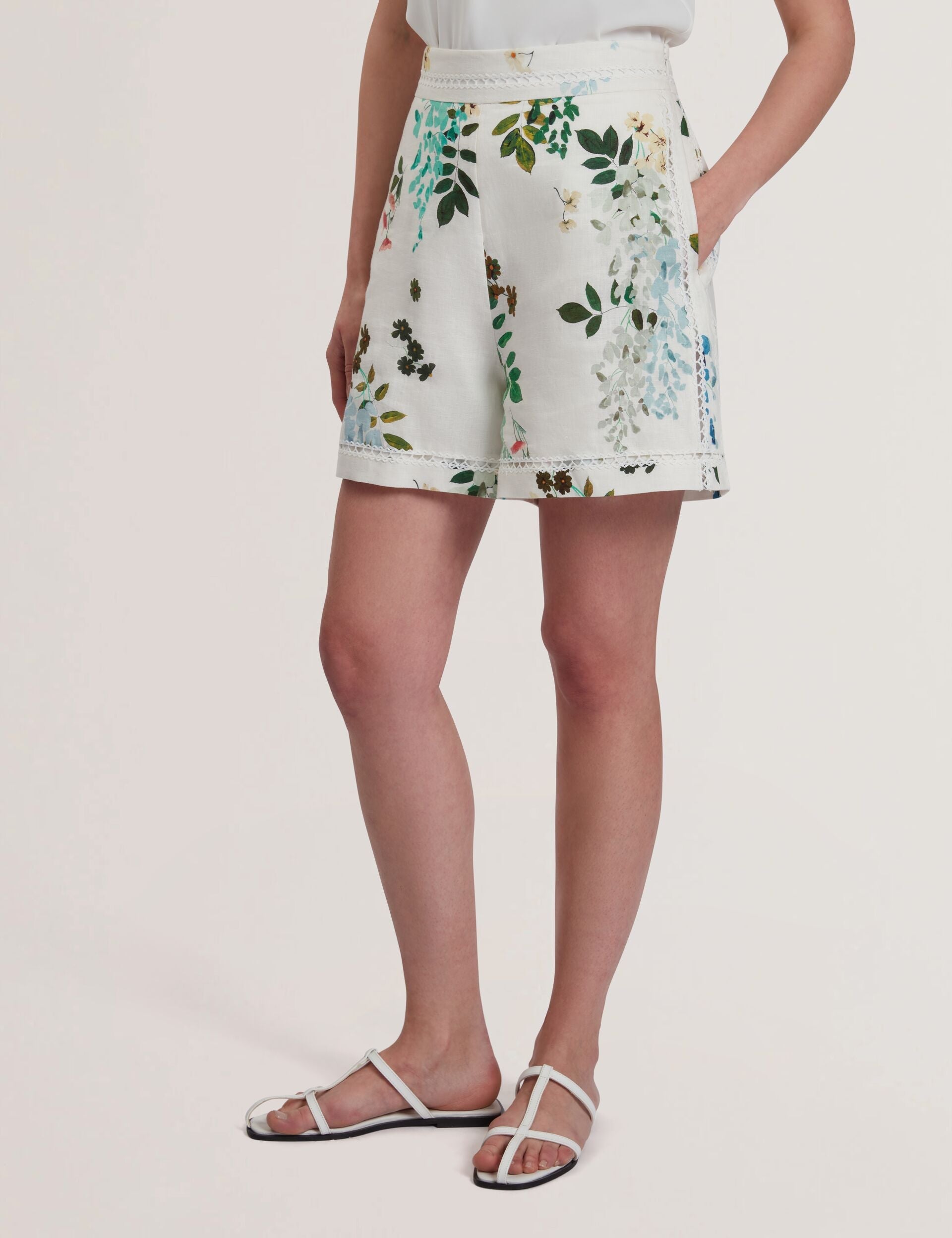 Ted Baker VYLLA - Floral High Waist Linen Shorts With Trim Detail WHITE