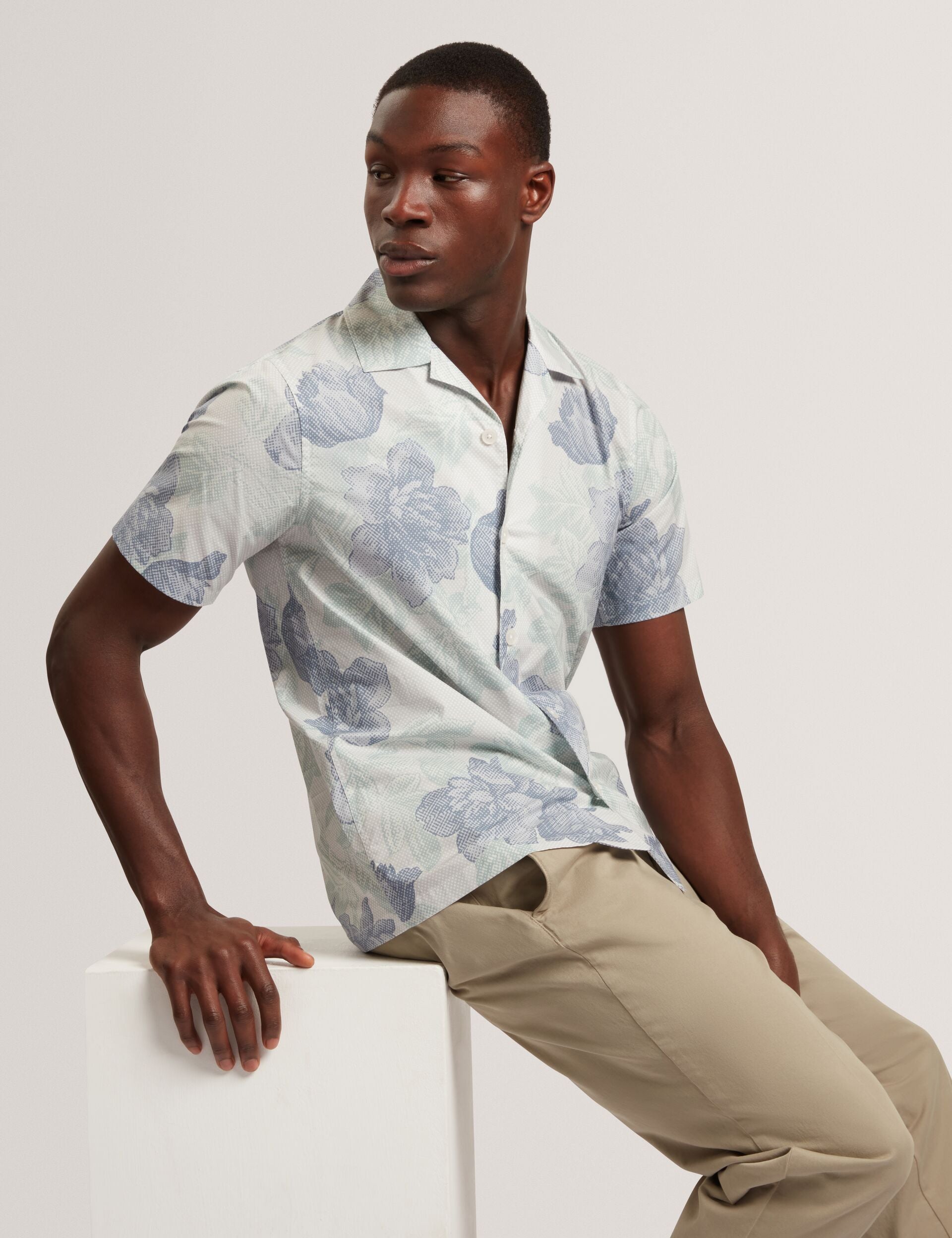 Ted Baker CESIRO Relaxed Shaded Floral Short Sleeve Shirt MID GREEN