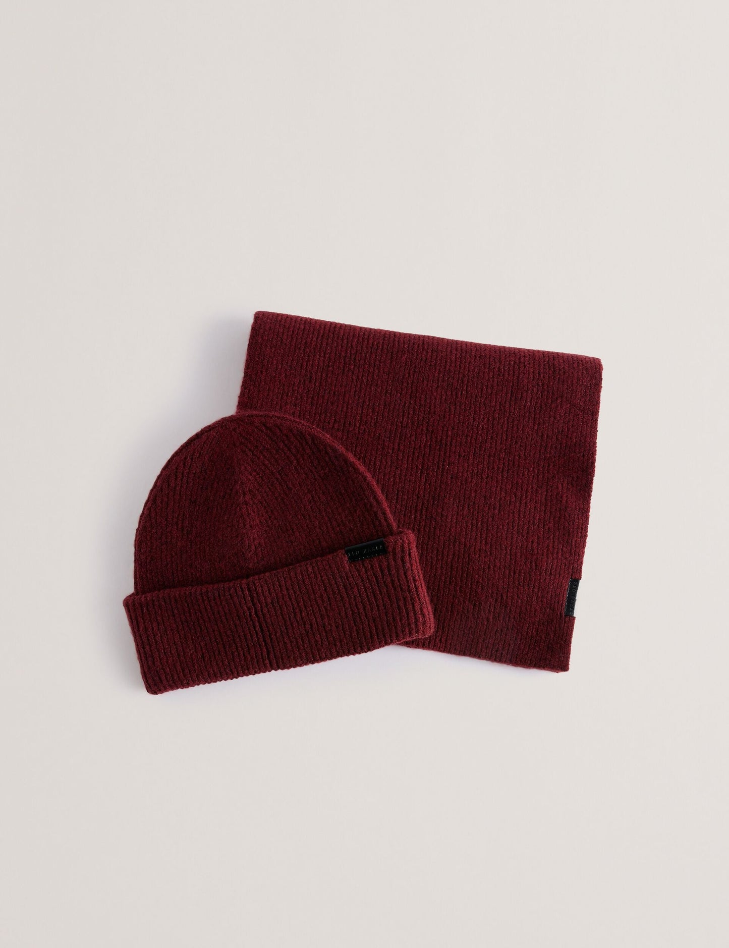 Ted Baker ALLIIES - Ribbed Knit Hat And Scarf Set OXBLOOD