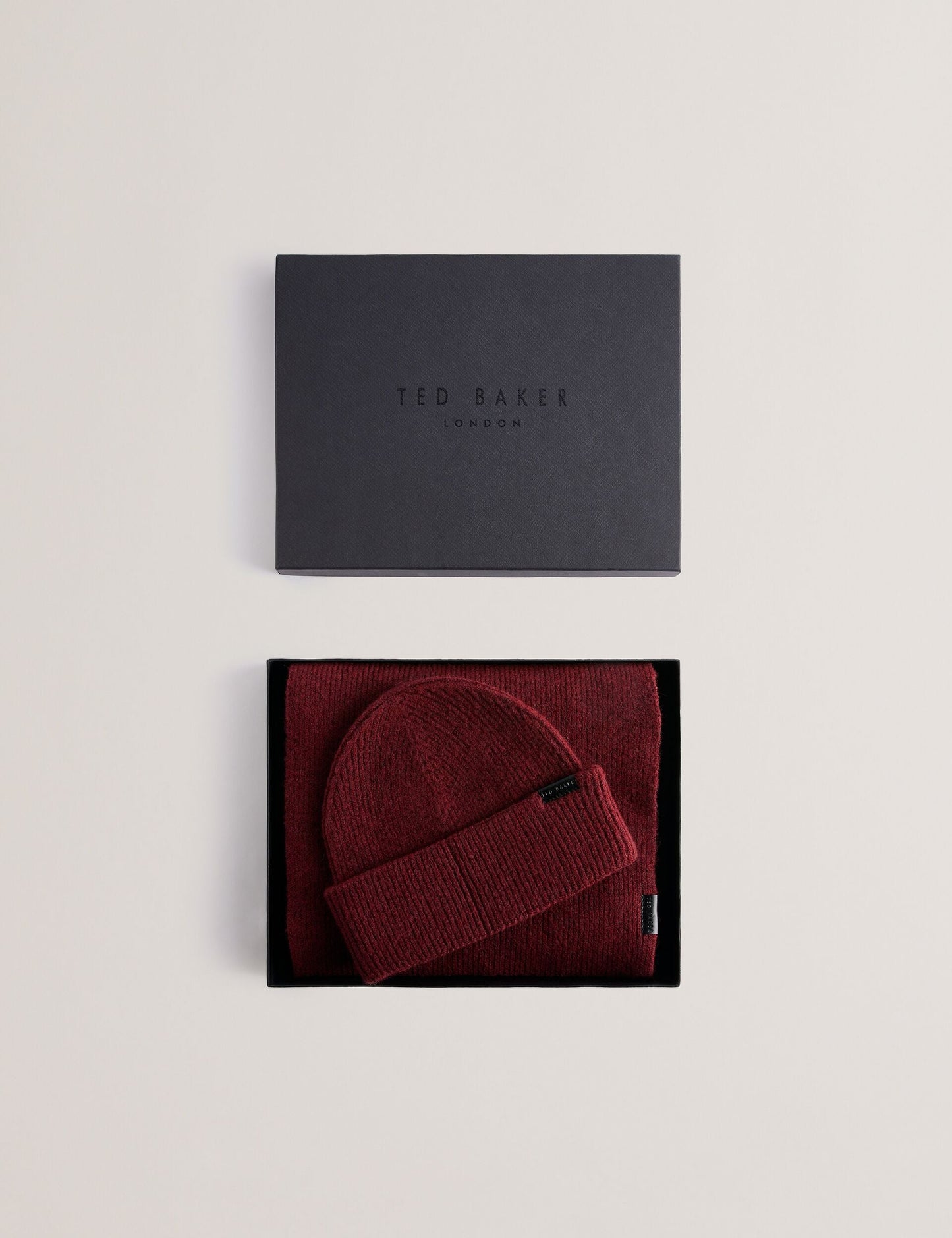 Ted Baker ALLIIES - Ribbed Knit Hat And Scarf Set OXBLOOD
