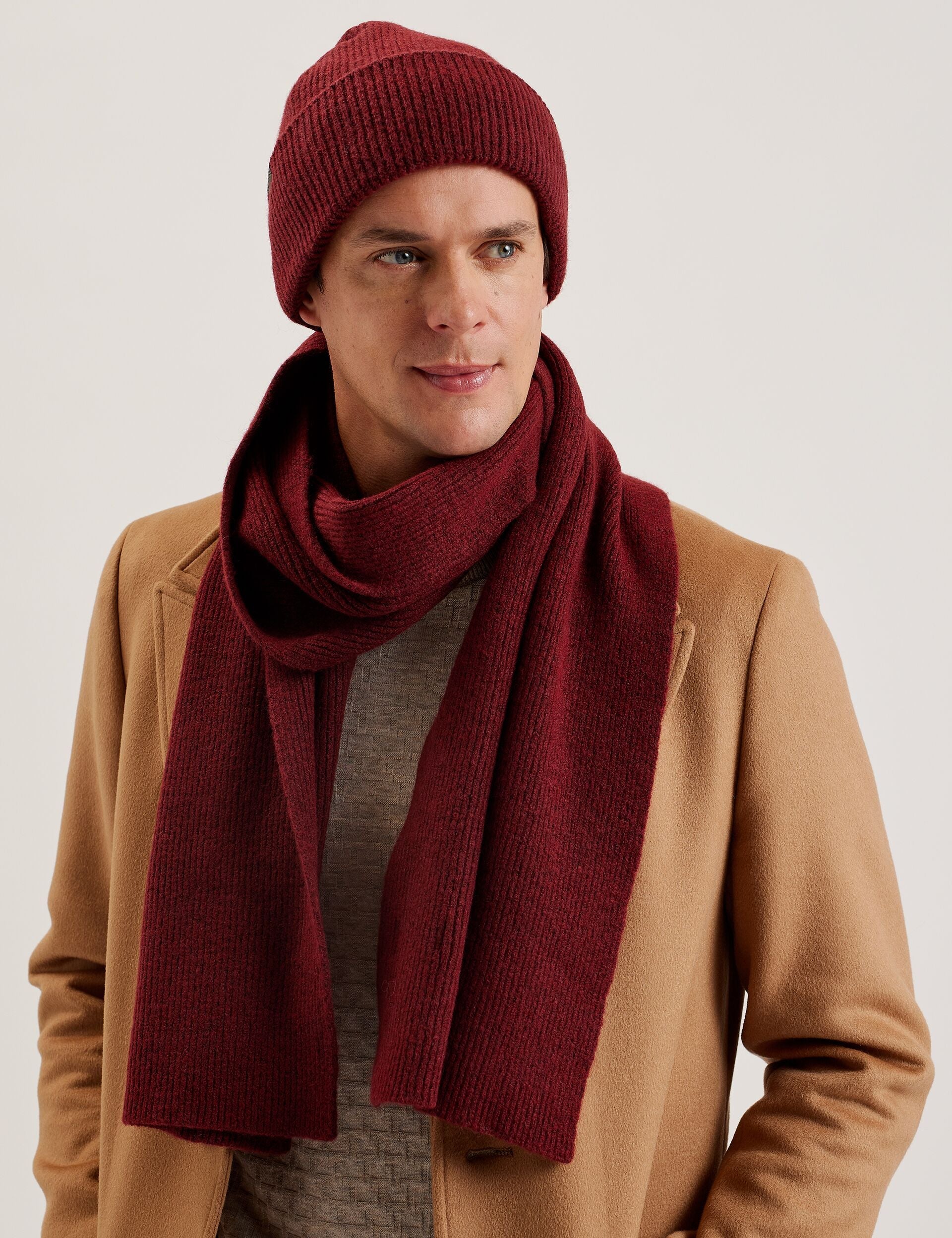 Ted Baker ALLIIES - Ribbed Knit Hat And Scarf Set OXBLOOD