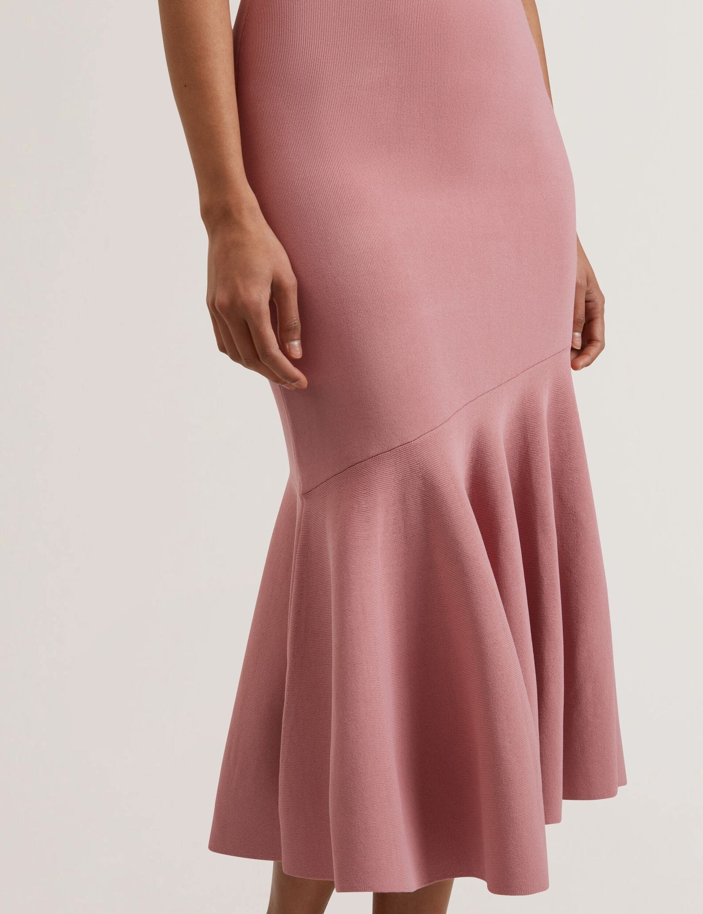 Ted Baker MIYHAA - Flippy Hem Square Neck Knitted Midi Dress MID PINK