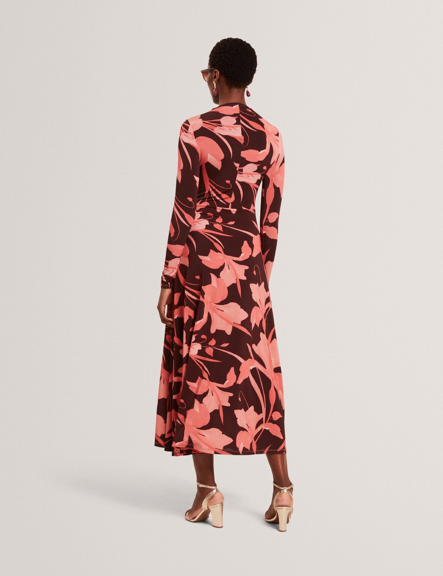 Ted Baker STARLAH - Slinky Printed Jersey Long Sleeve Midi Dress DARK BROWN