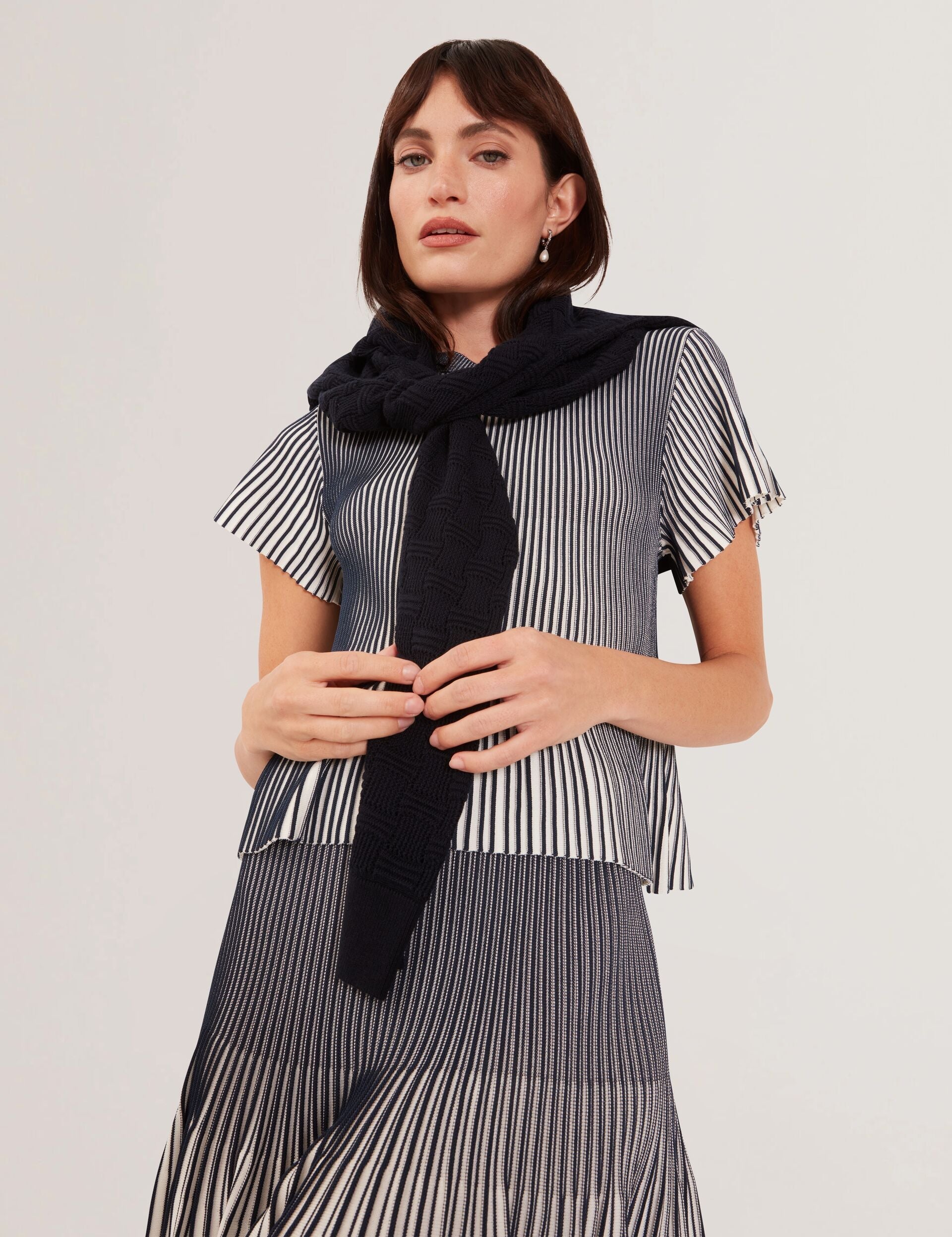 Ted Baker HETHRR - Textured Knit Fluted Short Sleeve Top NAVY
