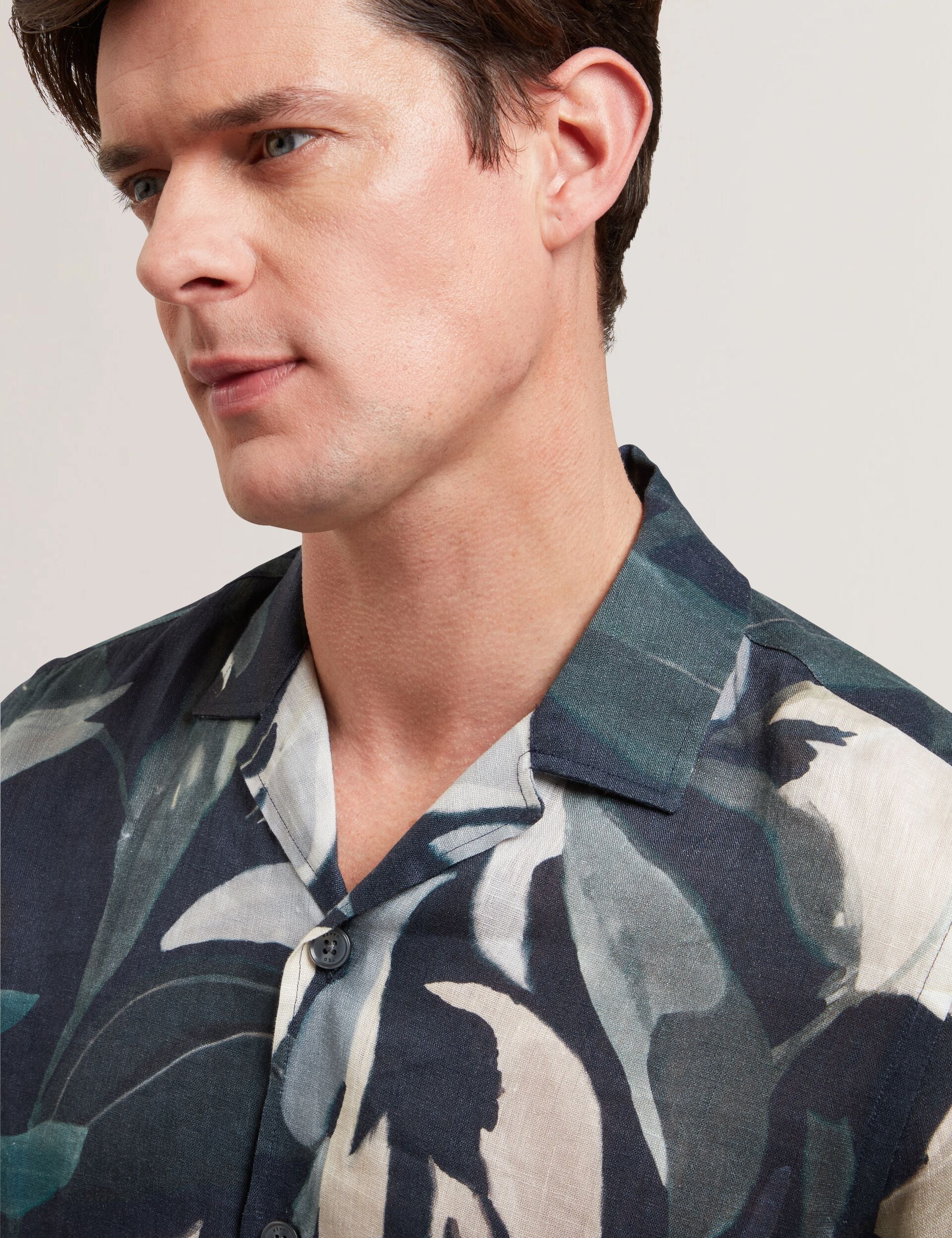 Ted Baker ROGNSKI - Relaxed Floral Short Sleeve Linen Shirt MULTICOLOUR