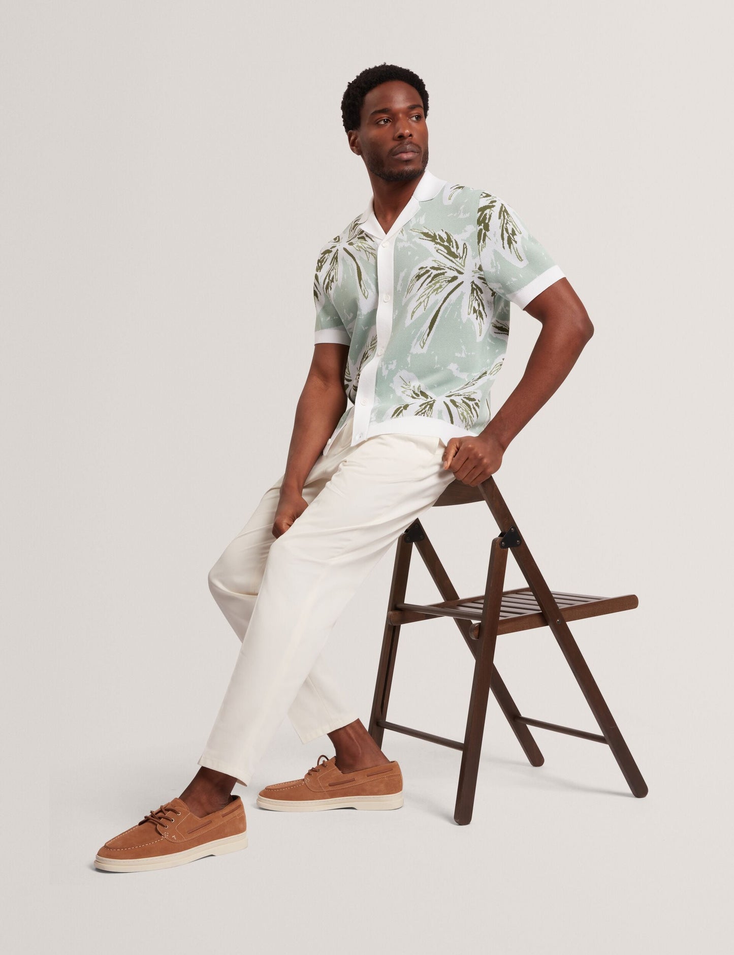 Ted Baker KYES - Leaf Print Knitted Short Sleeve Shirt LT-GREEN