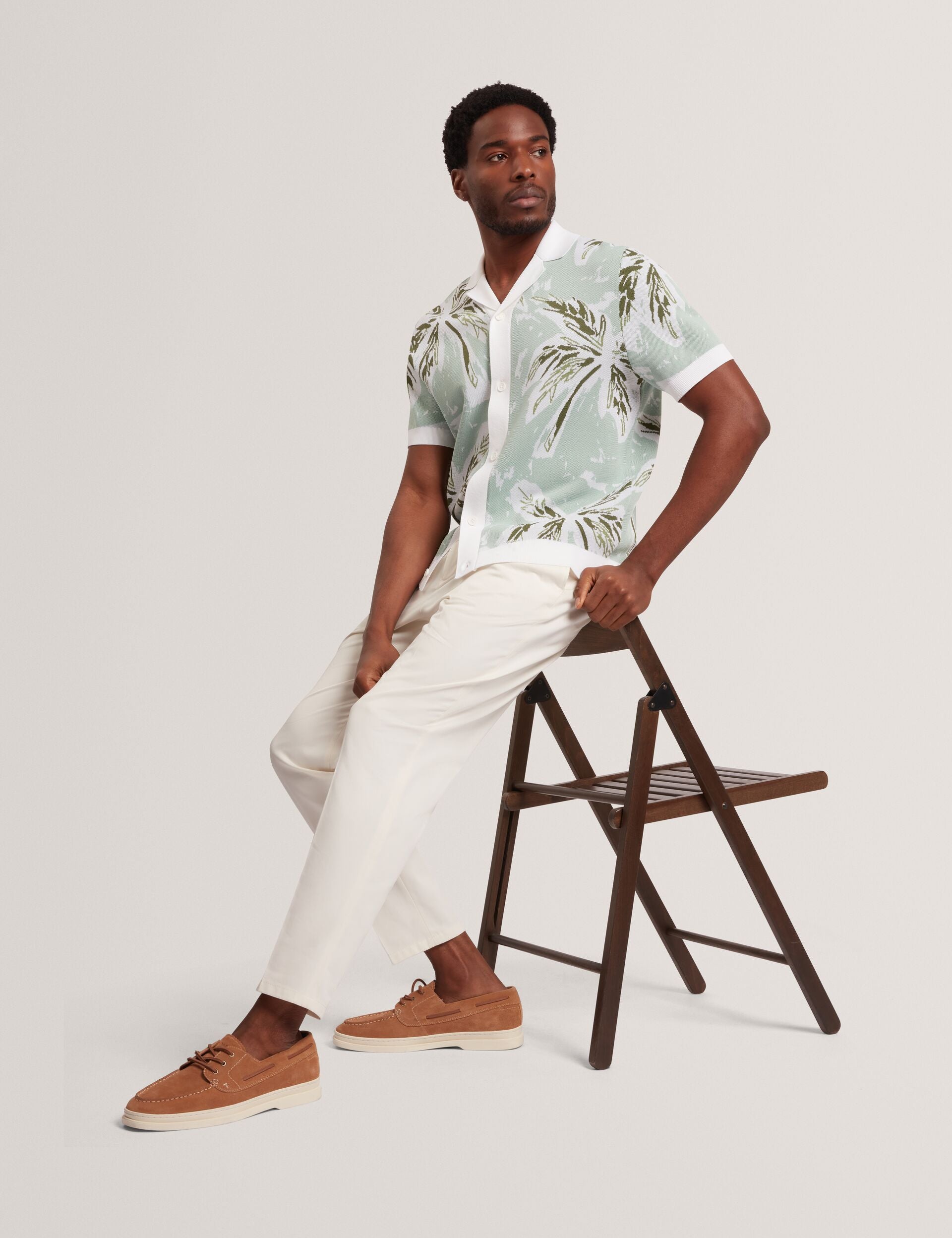 Ted Baker KYES - Leaf Print Knitted Short Sleeve Shirt LT-GREEN