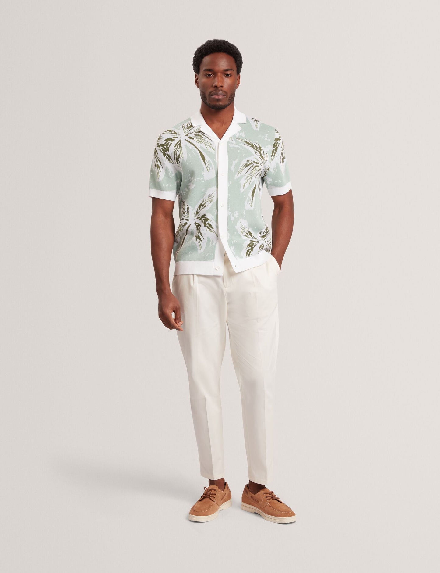 Ted Baker KYES - Leaf Print Knitted Short Sleeve Shirt LT-GREEN