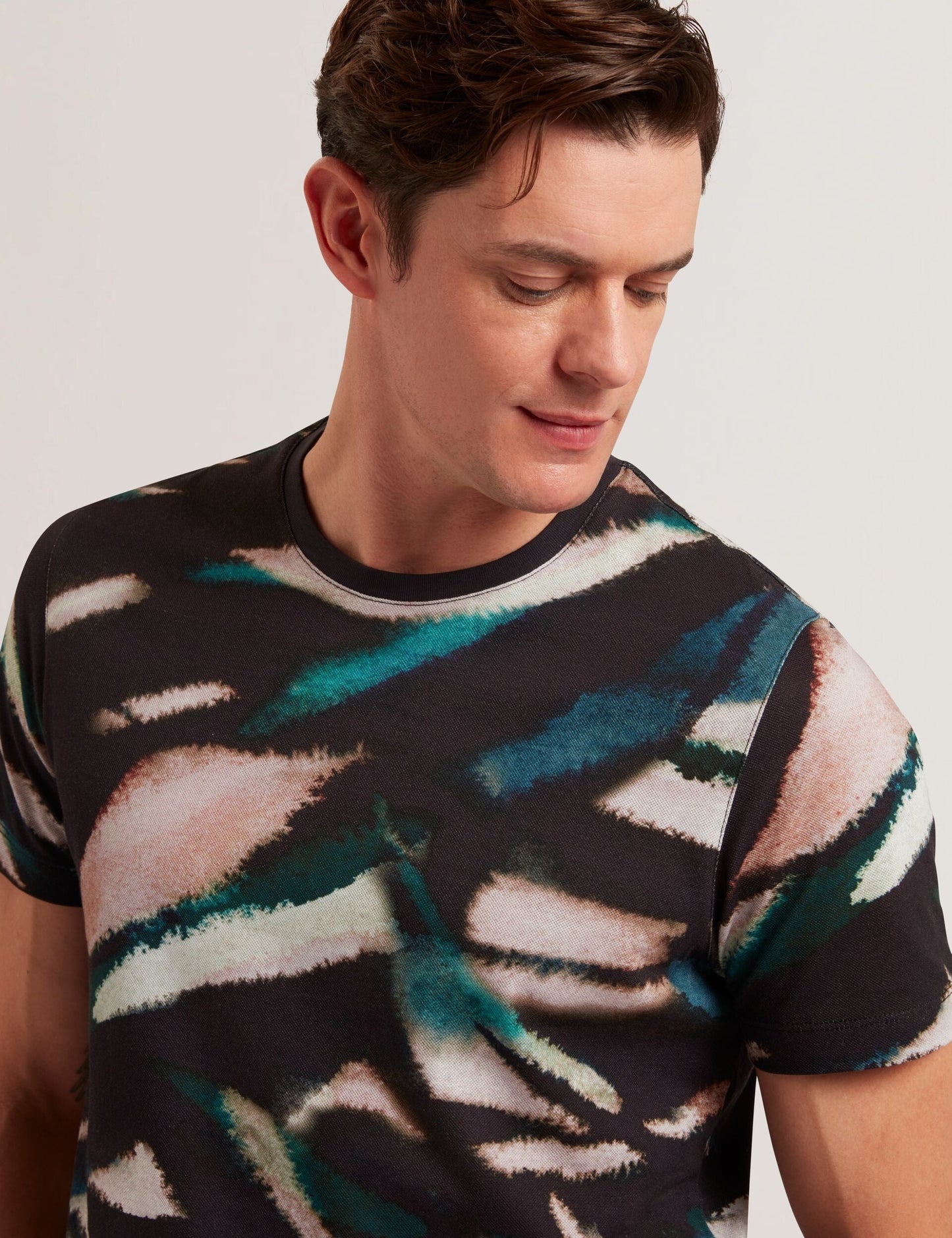 Ted Baker WILSDOR - Abstract Print Knitted Jersey T-Shirt BLACK