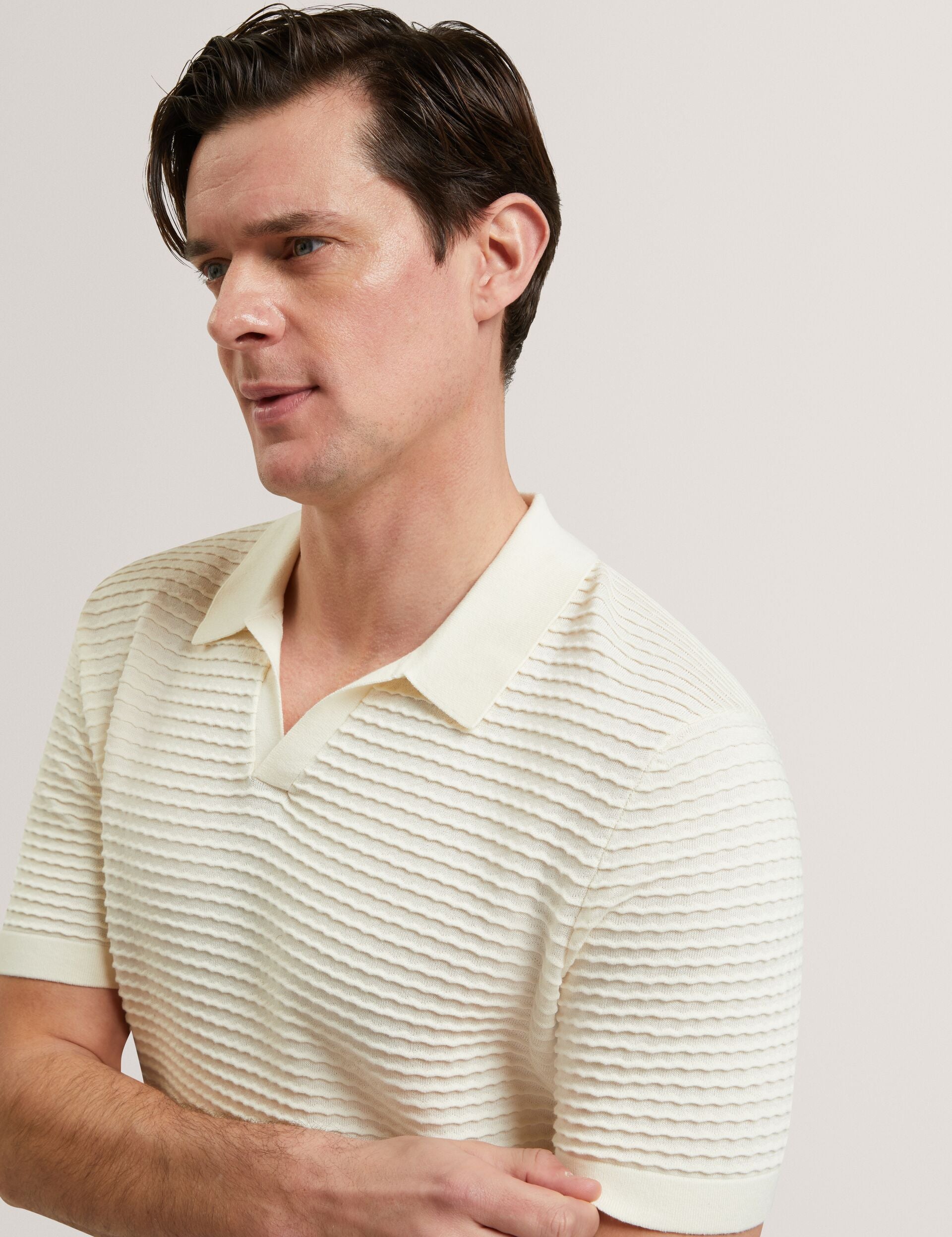 Ted Baker BESTEL - Short Sleeve Wavy Stitch Open Neck Polo WHITE